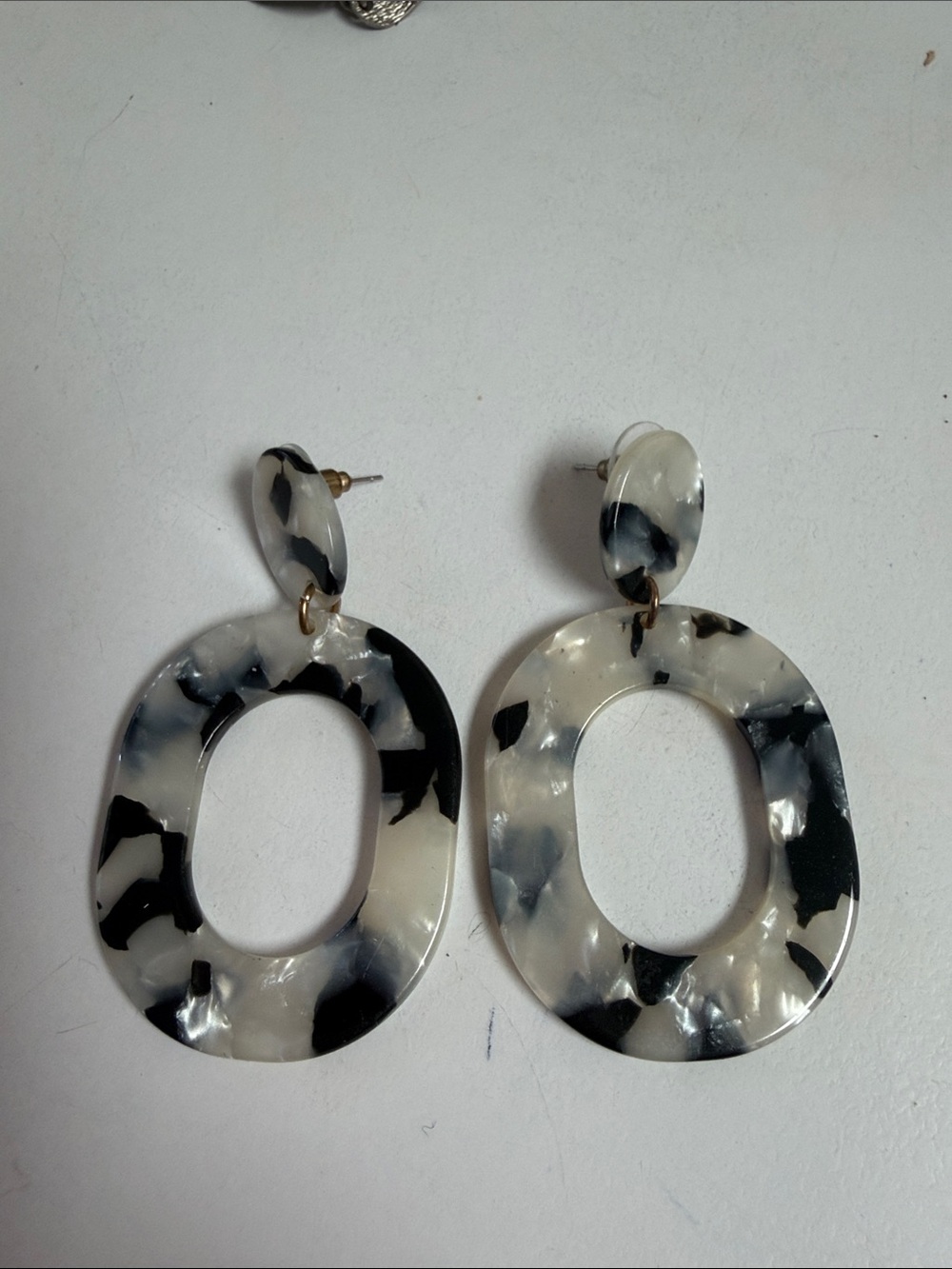 Source Unknown Black and White Resin Oval Drop Earrings